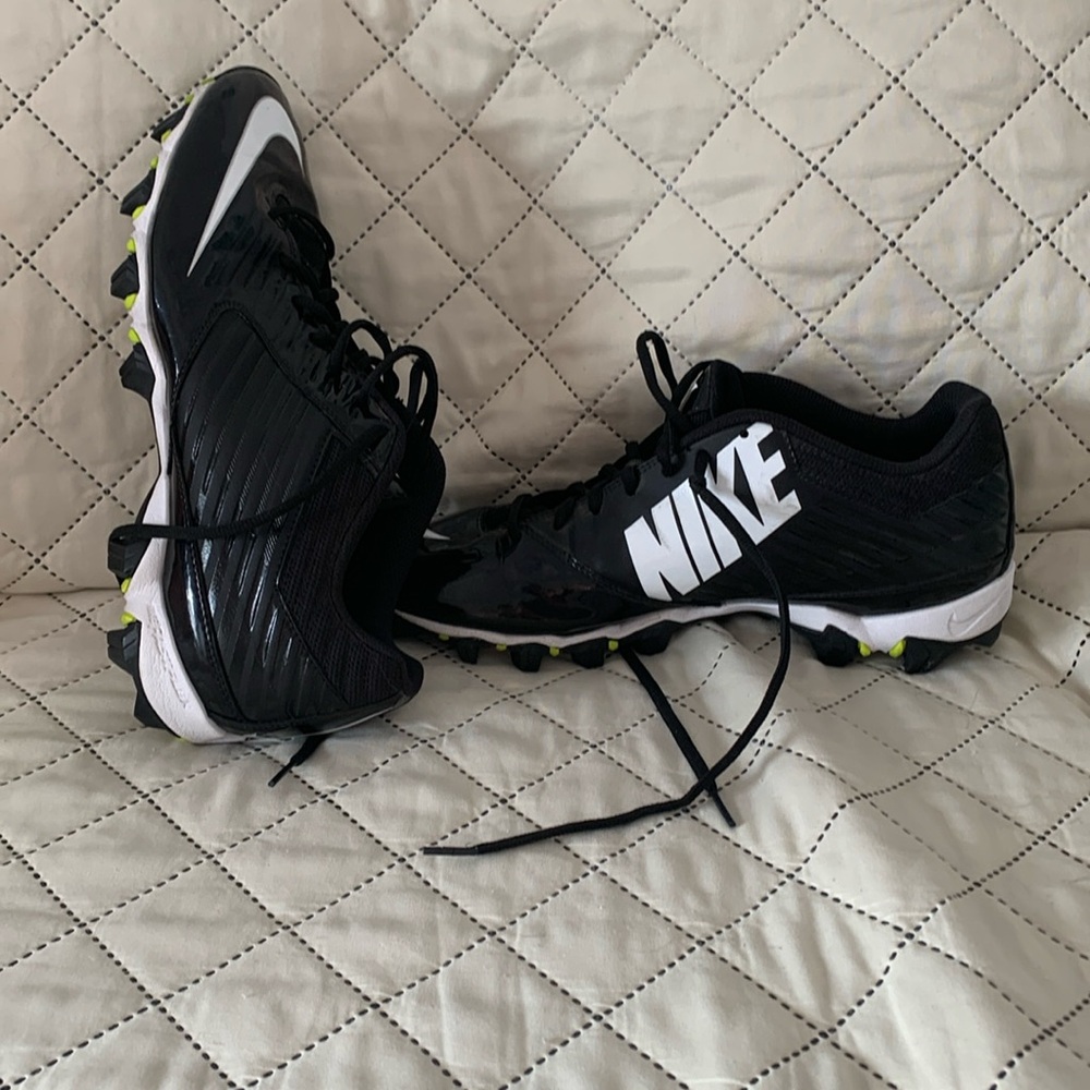 Nike Black and White Athletic Shoes